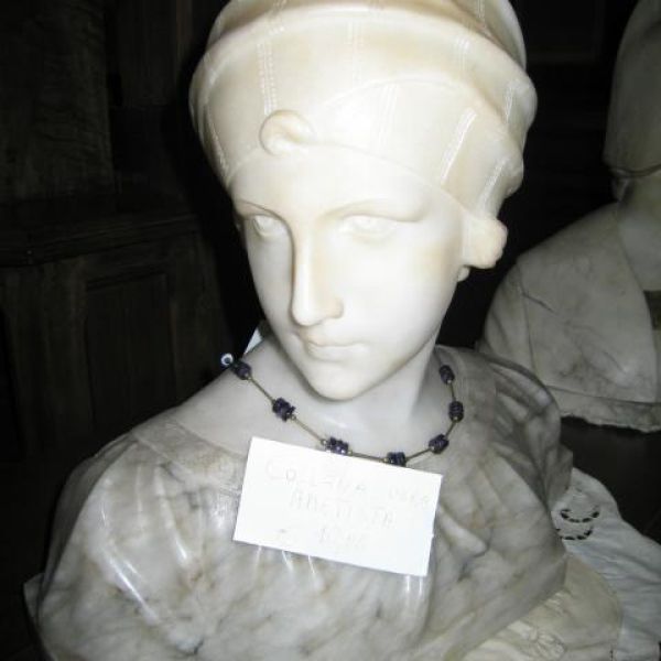 STATUA 875